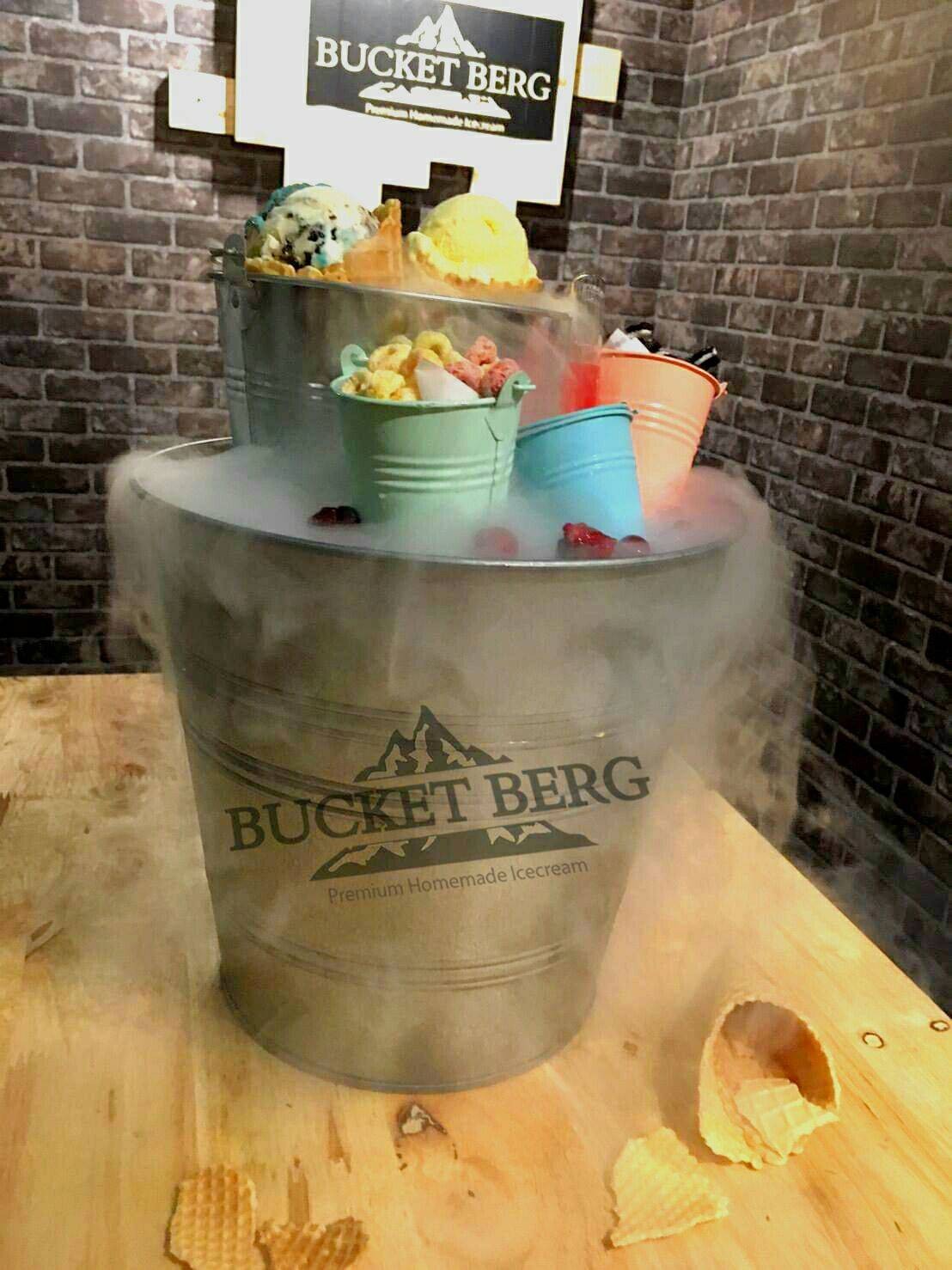 รูป Bucket Berg IceCream & Desserts By AmBrownie Wongnai
