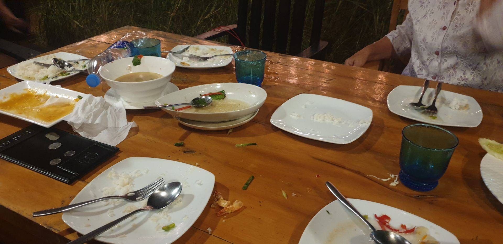 รีวิว Table Tales Cafe & Restaurant Koh Mak อร่อยทุกอย่างต้มยำปลา