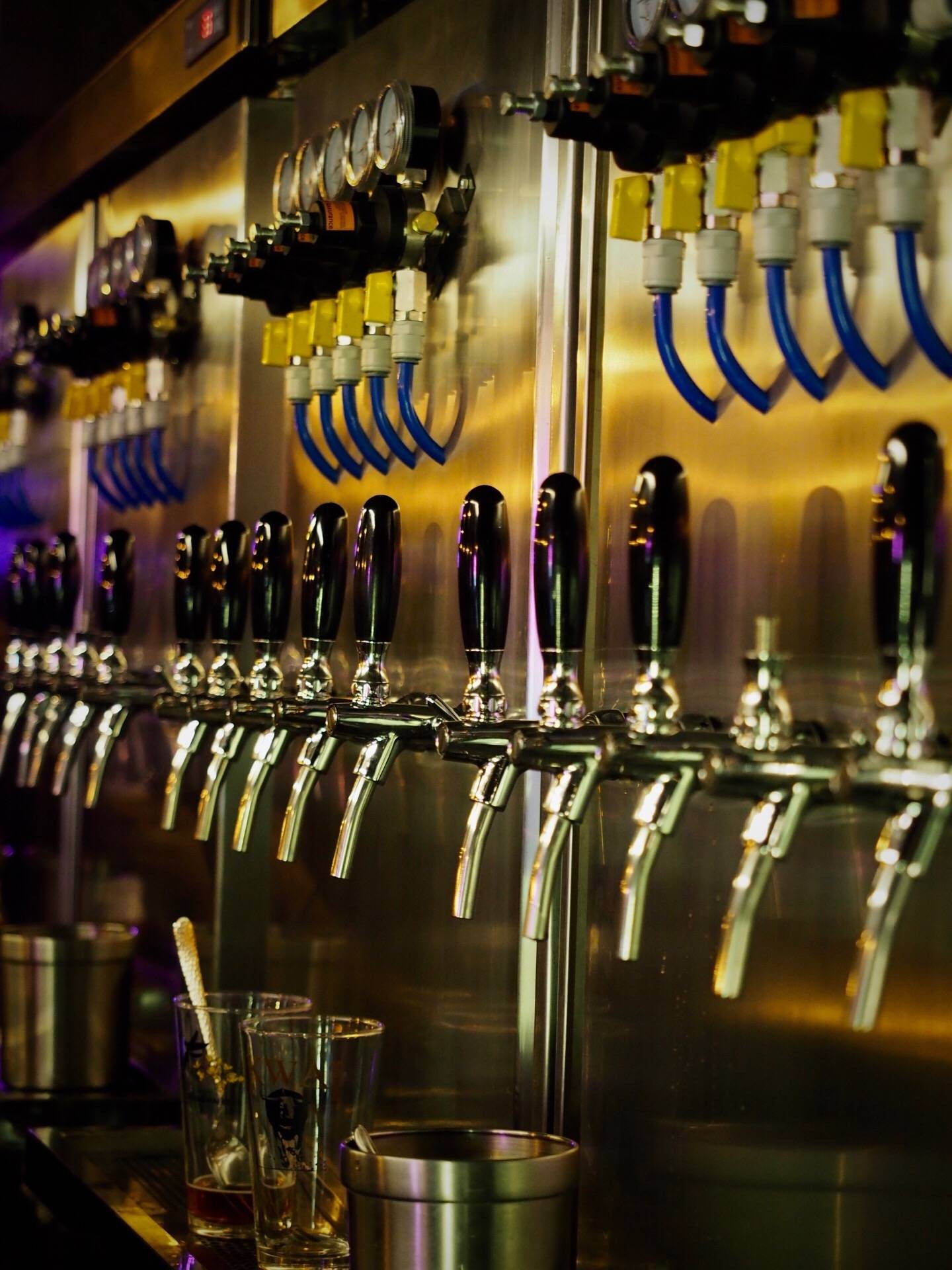 รูป Bottle rocket craft beer bar สนามเป้า