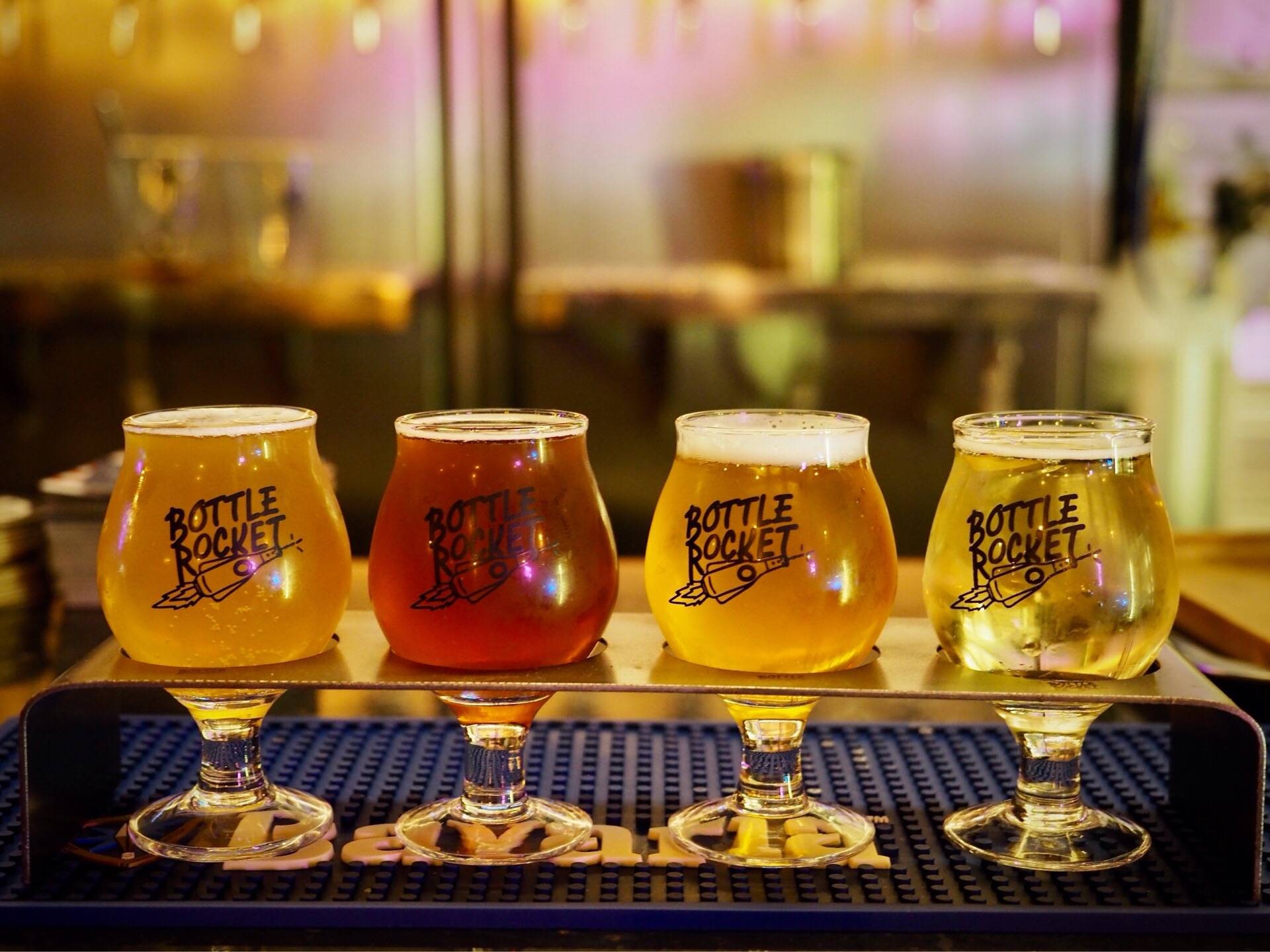 รูป Bottle rocket craft beer bar สนามเป้า