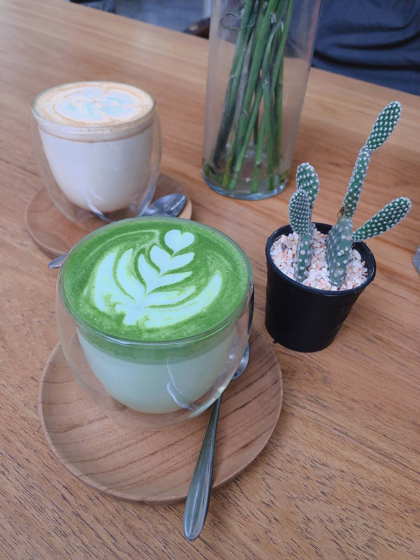 รีวิว BAKER X FLORIST พระราม 9 ซอย 41 Lovely cafe with comfortable seat