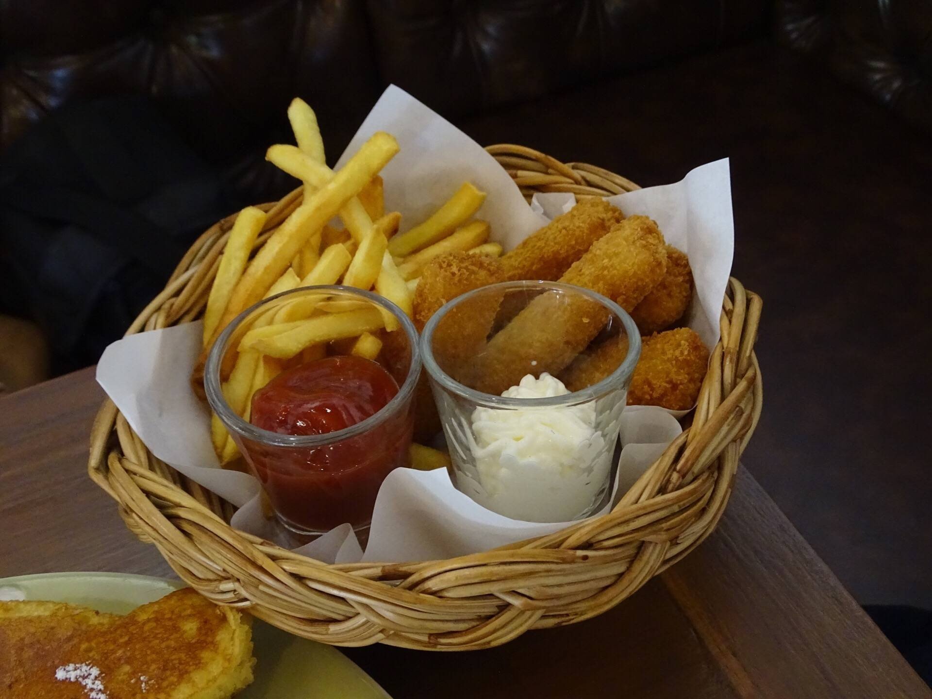 ฟิชแอนด์ชิปส์ ร้าน Bear Hug Cafe' Wongnai