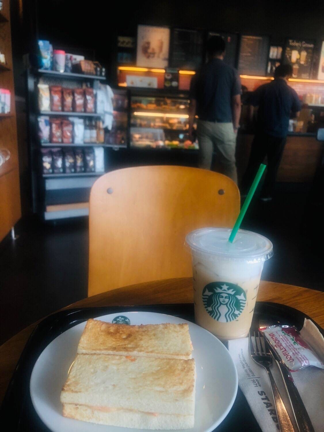 รีวิว Starbucks INT Rama 3 โซนด้านหน้า - จะเป็นที่ไหนได้ ถ้าไม่ใช่ ...