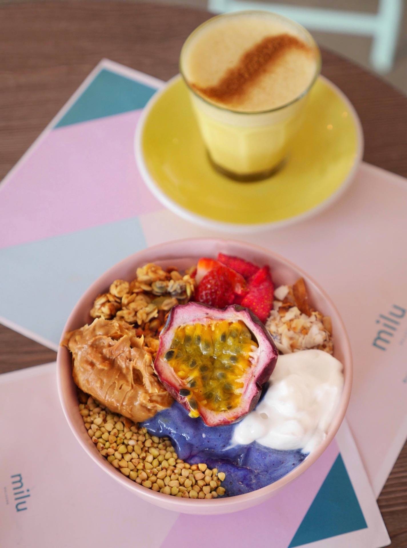 รีวิว Milu Cute pastel cafe with a colorful and tasty smoothie bowl