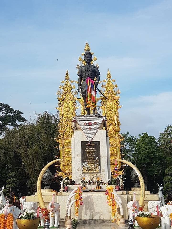 อนุสาวรีย์พ่อขุนเม็งรายมหาราช-ที่เที่ยวเชียงราย