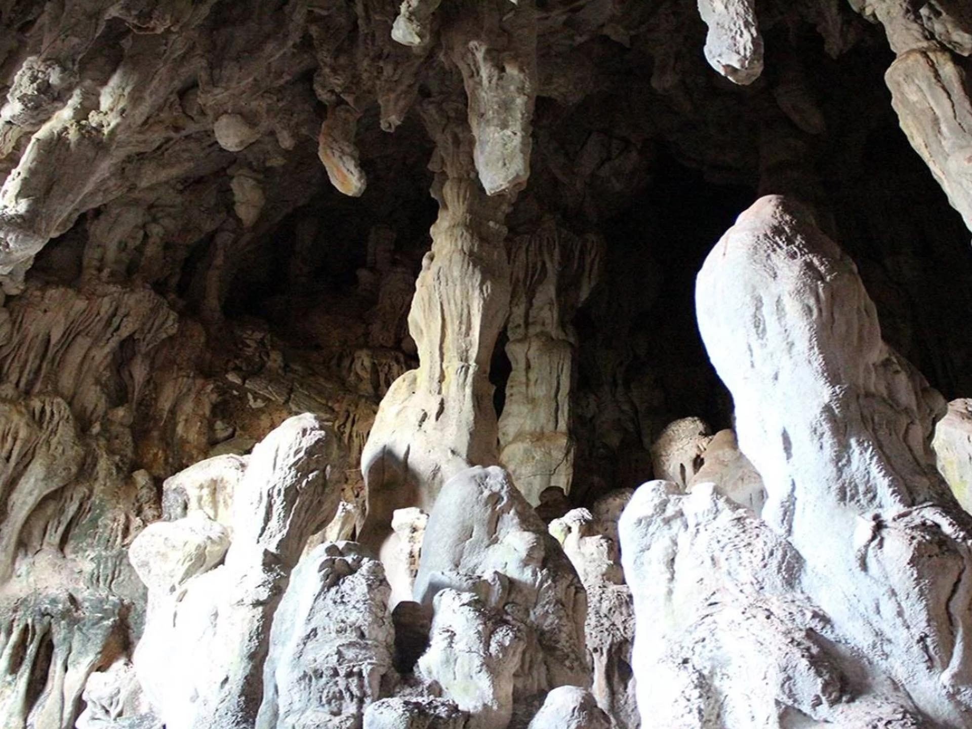 ถ้ำเสาหินพญานาค-ที่เที่ยวเชียงราย