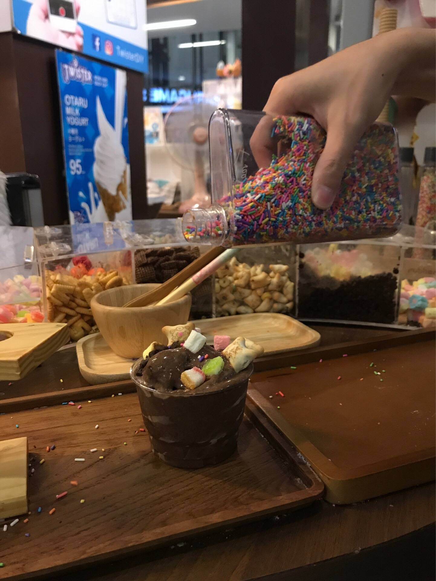 รูป Twister DIY soft serve สยามสแควร์ วัน
