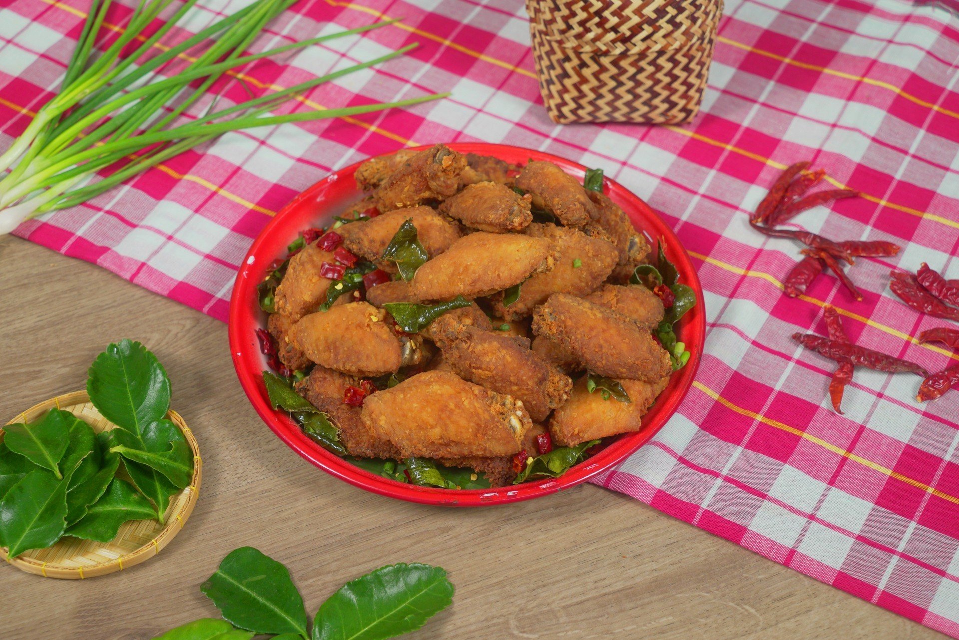 ปีกไก่ทอดปลาร้า