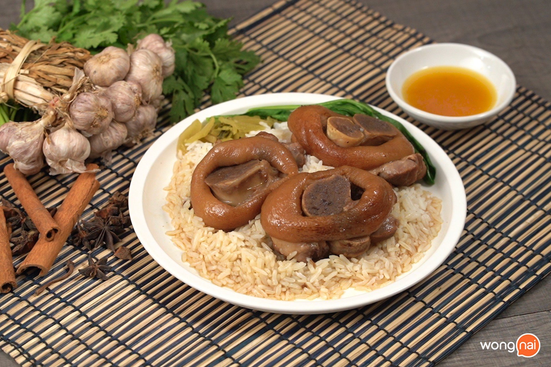 ข้าวขาหมูคากิตุ๋น