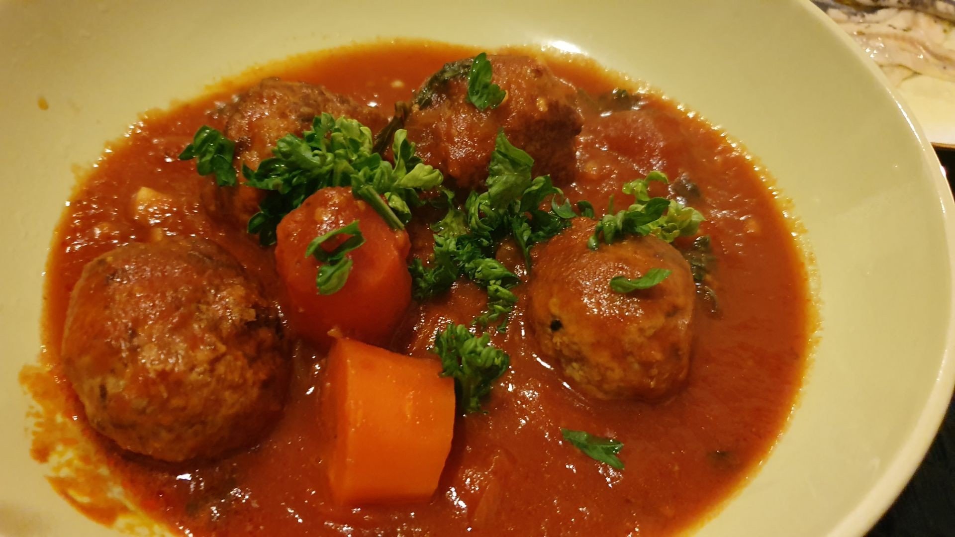 Polpette(Meatballs in tomato sauce) มีทบอลในซอสมะเขือเทศแบบอิตาเลี่ยน