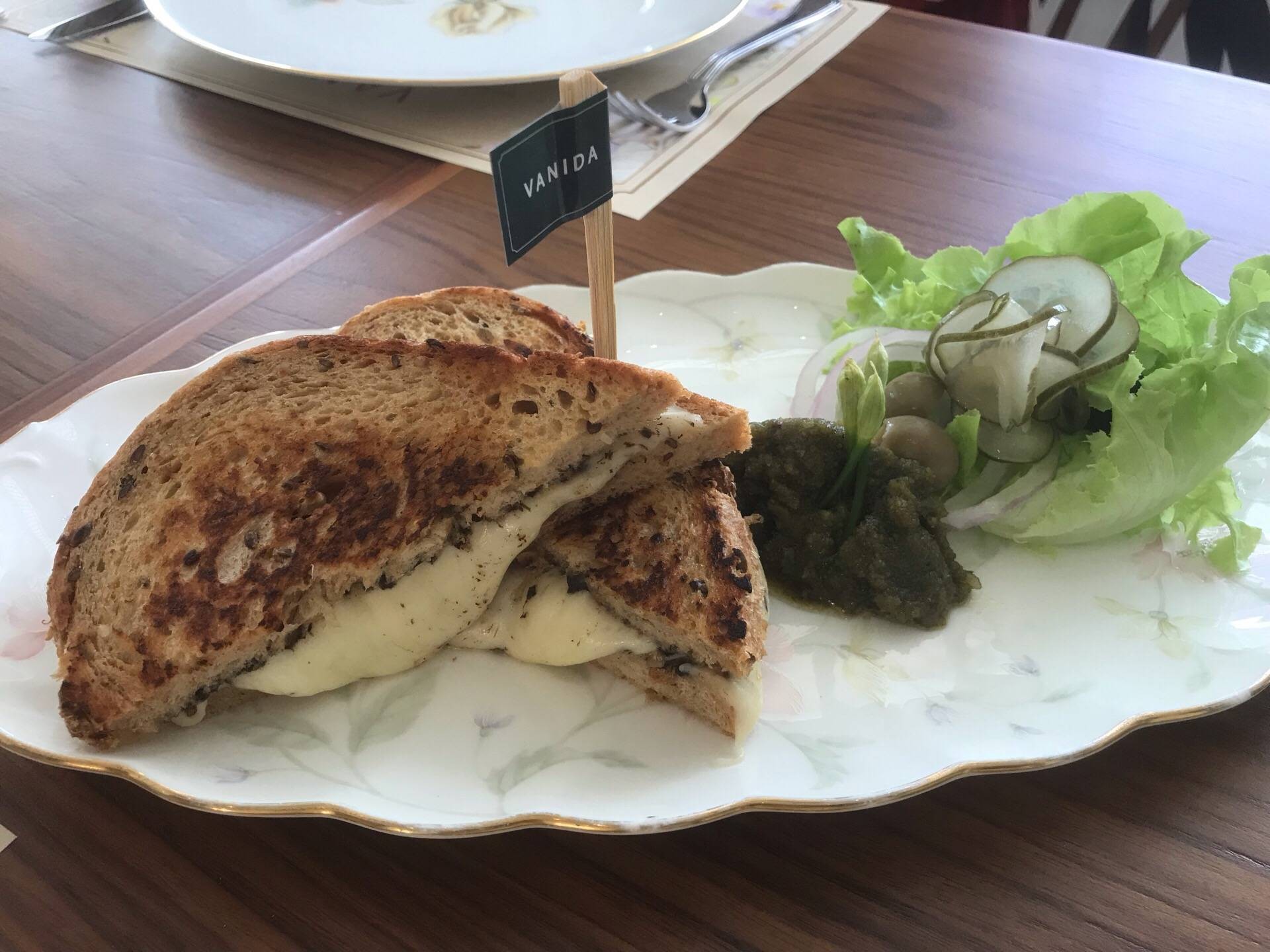 Truffle Cheese Toastie ร้าน Vanida Bangkok ถนนจันทน์