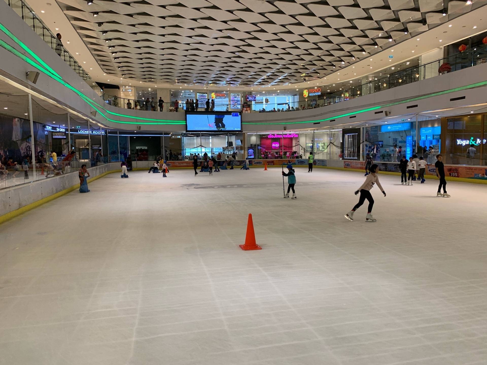 รีวิว The Rink Ice Skate ZPELL ไอซ์ สเก็ต ลานกว้าง สะอาด โปรโมชั่น