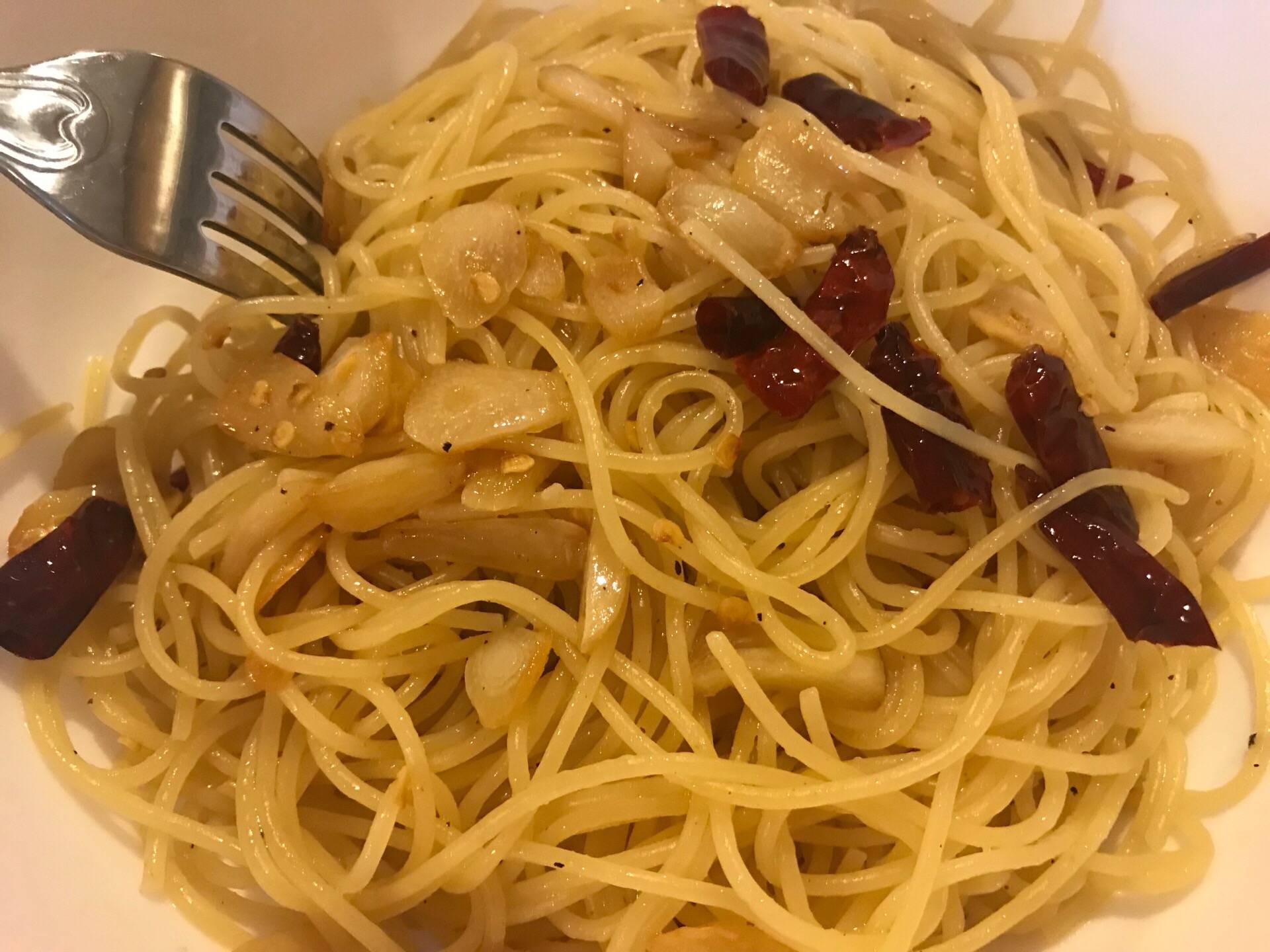 Spaghetti aglio e olio (Vegetarian)