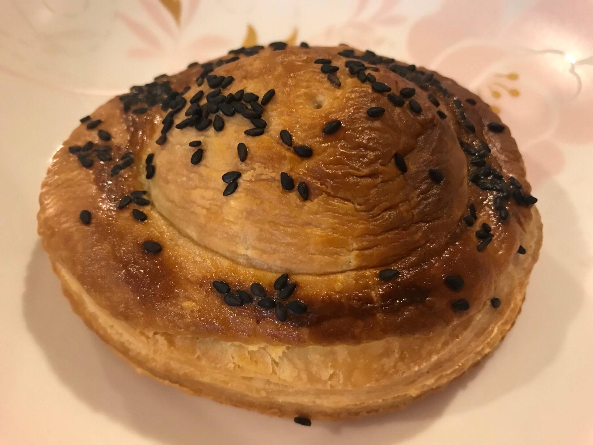 Mushrooms &amp; Black Truffle Turnover 130 B. ร้าน The Mandarin Oriental ...