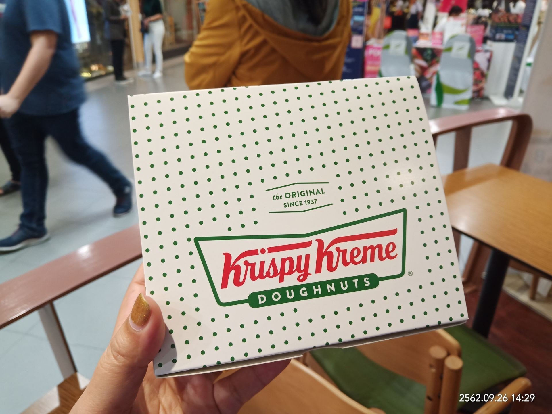 รีวิว Krispy Kreme ฟิวเจอร์พาร์ค รังสิต - Bites Of Awesome เหนี๋ยวนุ่ม ...