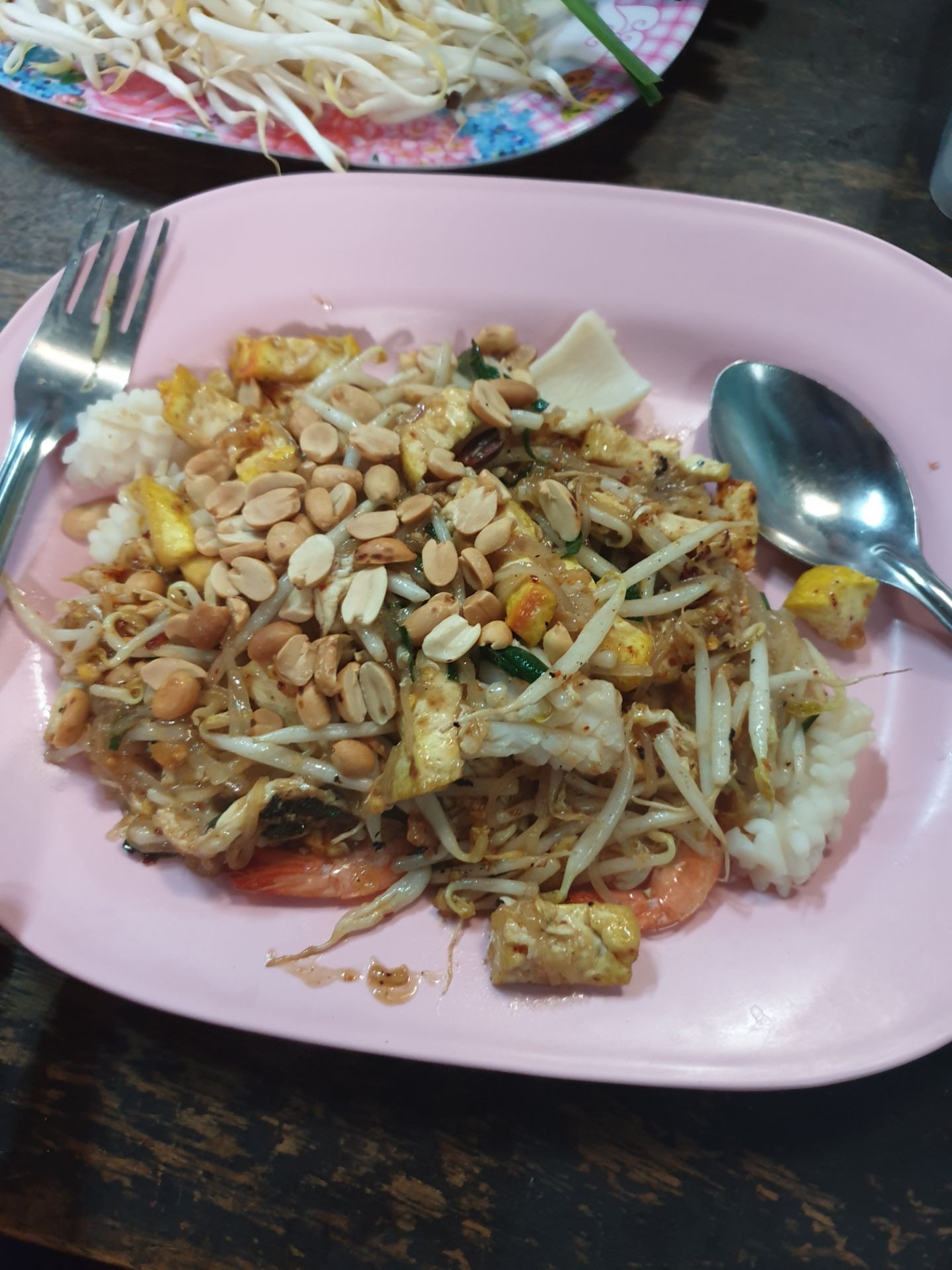 รีวิว ผัดไท ศาลาแดง - ผัดไทอร่อยๆให้เยอะ ไม่ต้องปรุง 50บาทไปเลย