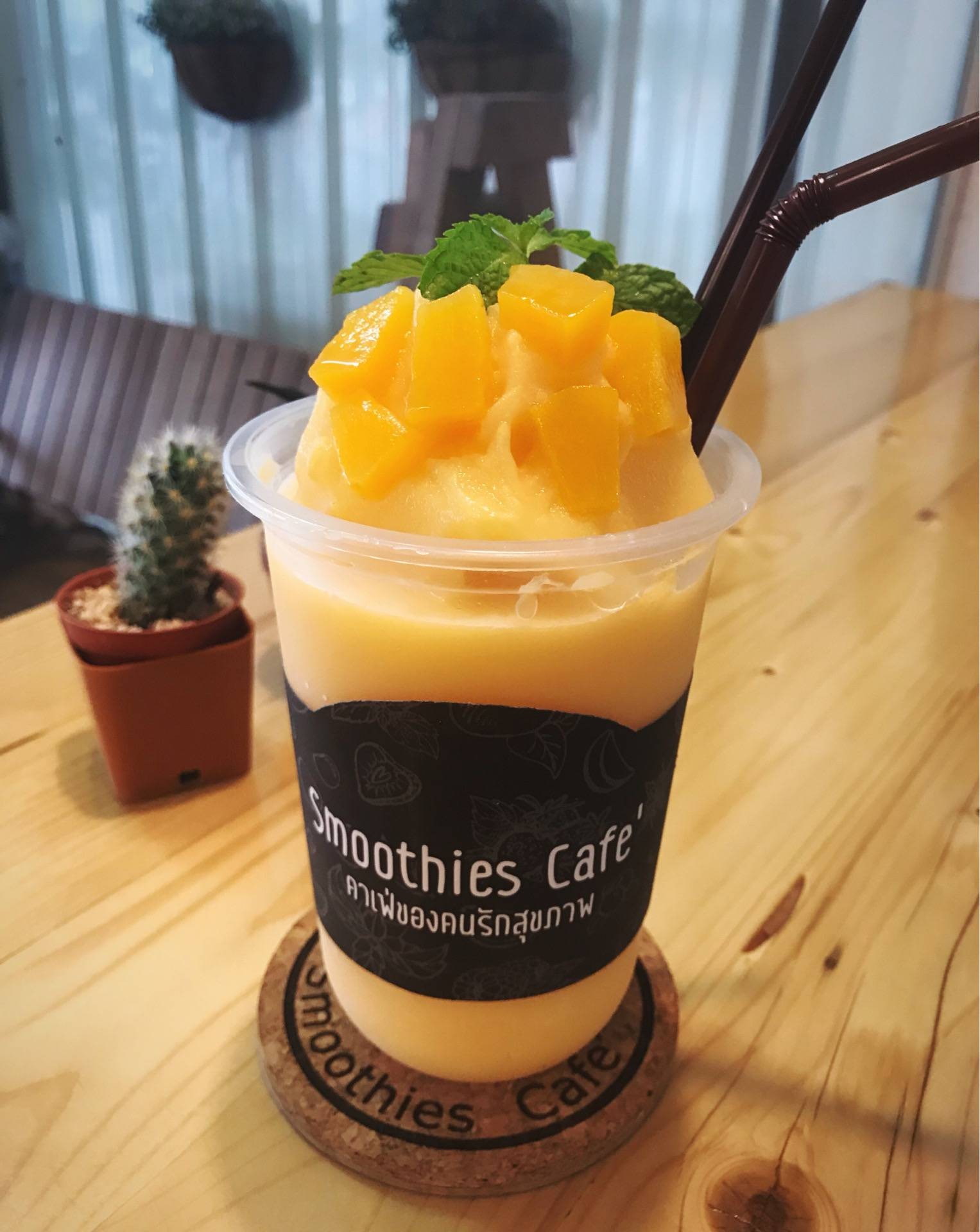 ร้าน Smoothies Cafe’ คาเฟ่ของคนรักสุขภาพ | รีวิวร้านอาหาร