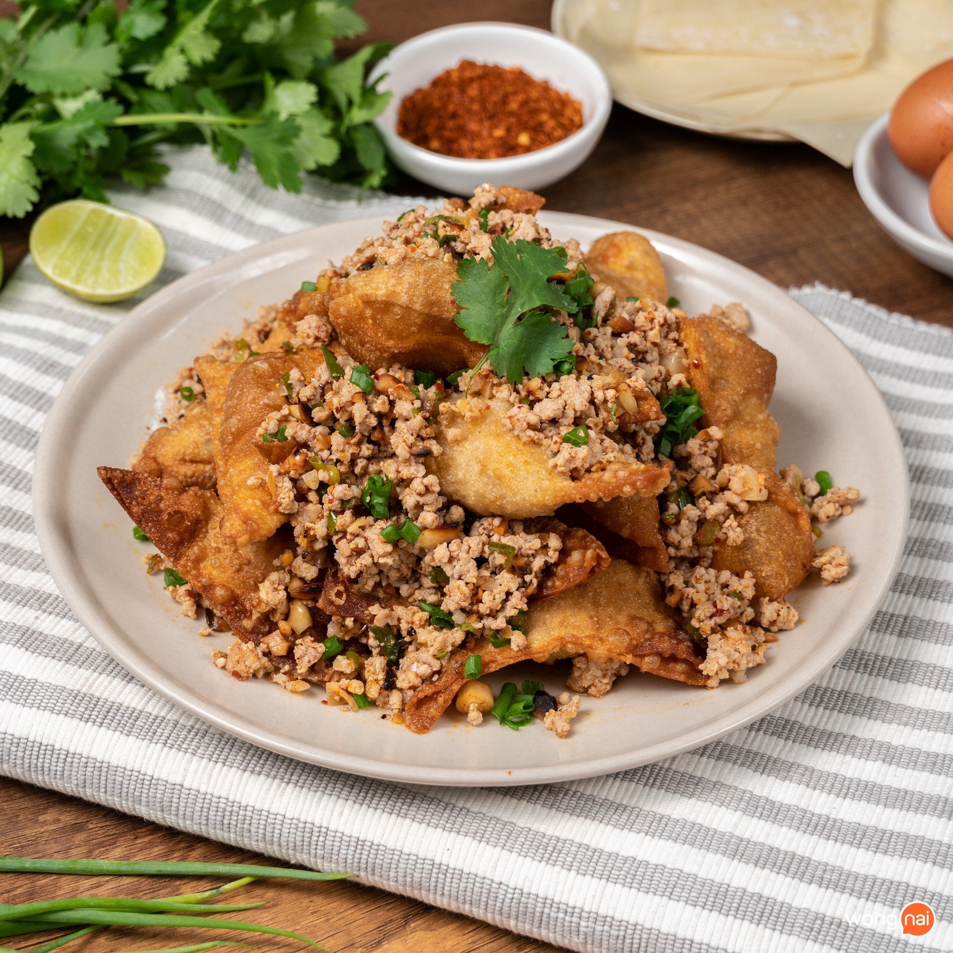 เกี๊ยวทอดทรงเครื่อง