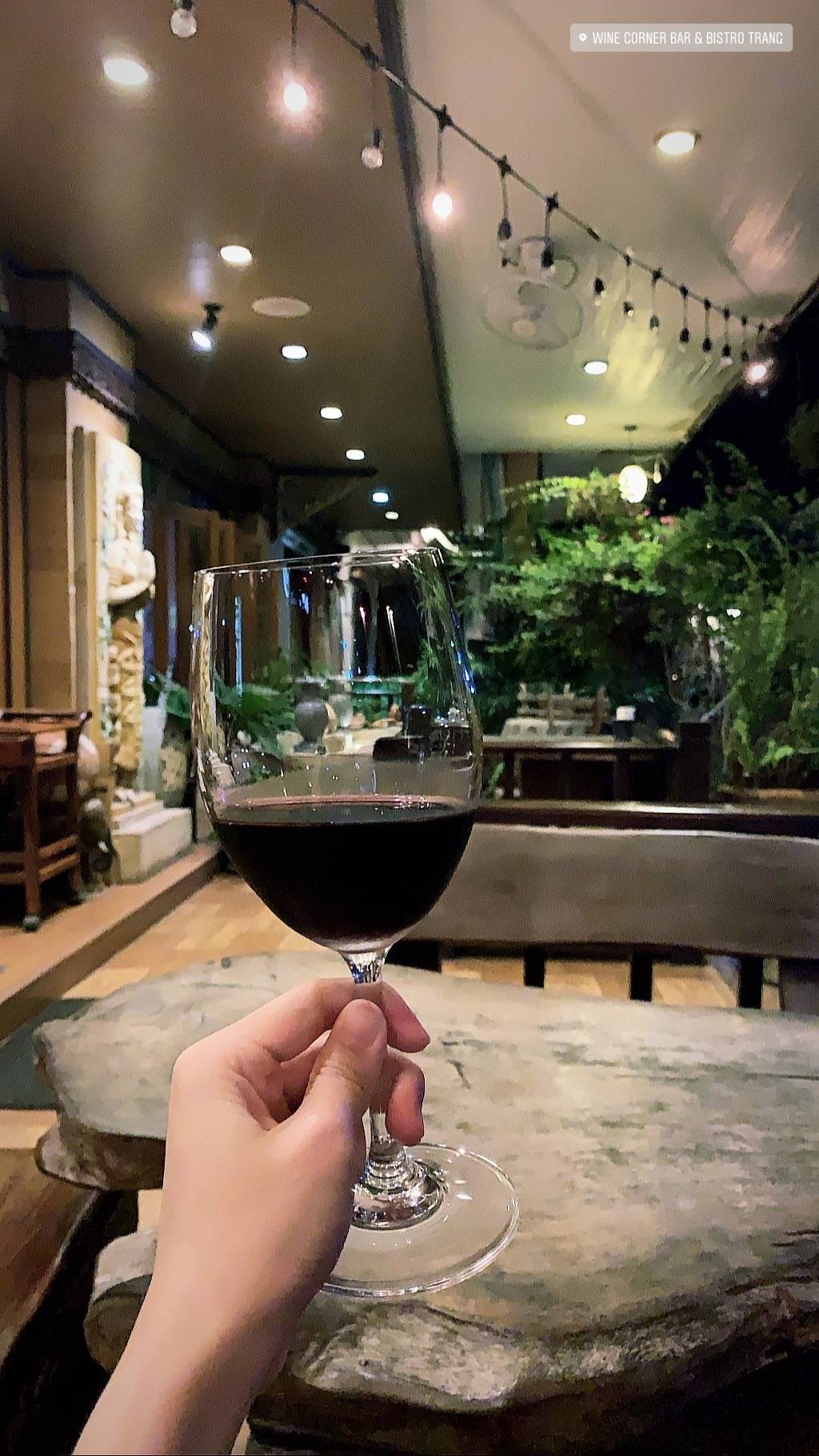 รีวิว Wine Corner Bar & Bistro Trang ร้านไวน์ใกล้สถานีรถไฟตรัง