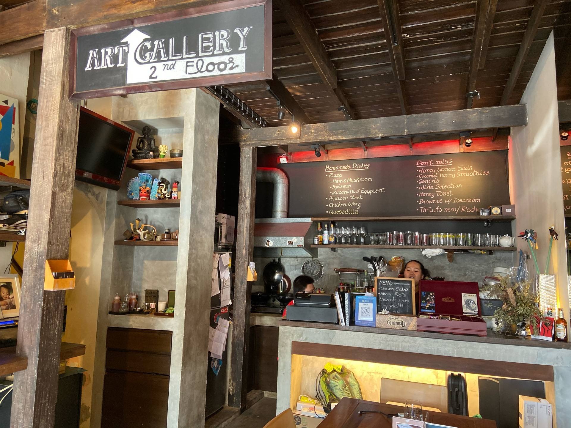 รีวิว Dialogue Coffee and Gallery ร้านคาเฟ่ อาร์ตๆ นั่งชิว ๆ ชั้น 2