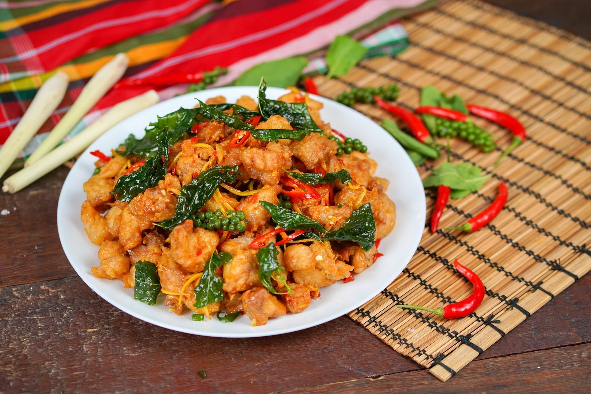 ไก่กรอบผัดฉ่า