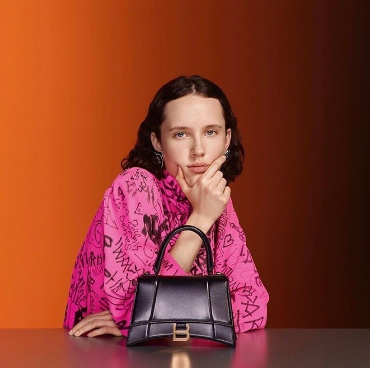 ส่องไอเทมสุดคูลแบรนด์ 'Balenciaga' ที่สายแฟไม่ควรพลาด!!