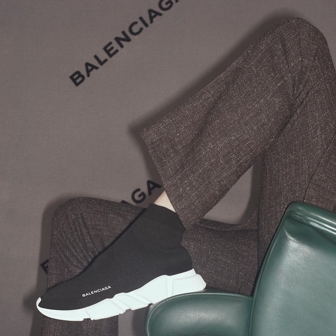 ส่องไอเทมสุดคูลแบรนด์ 'Balenciaga' ที่สายแฟไม่ควรพลาด!!