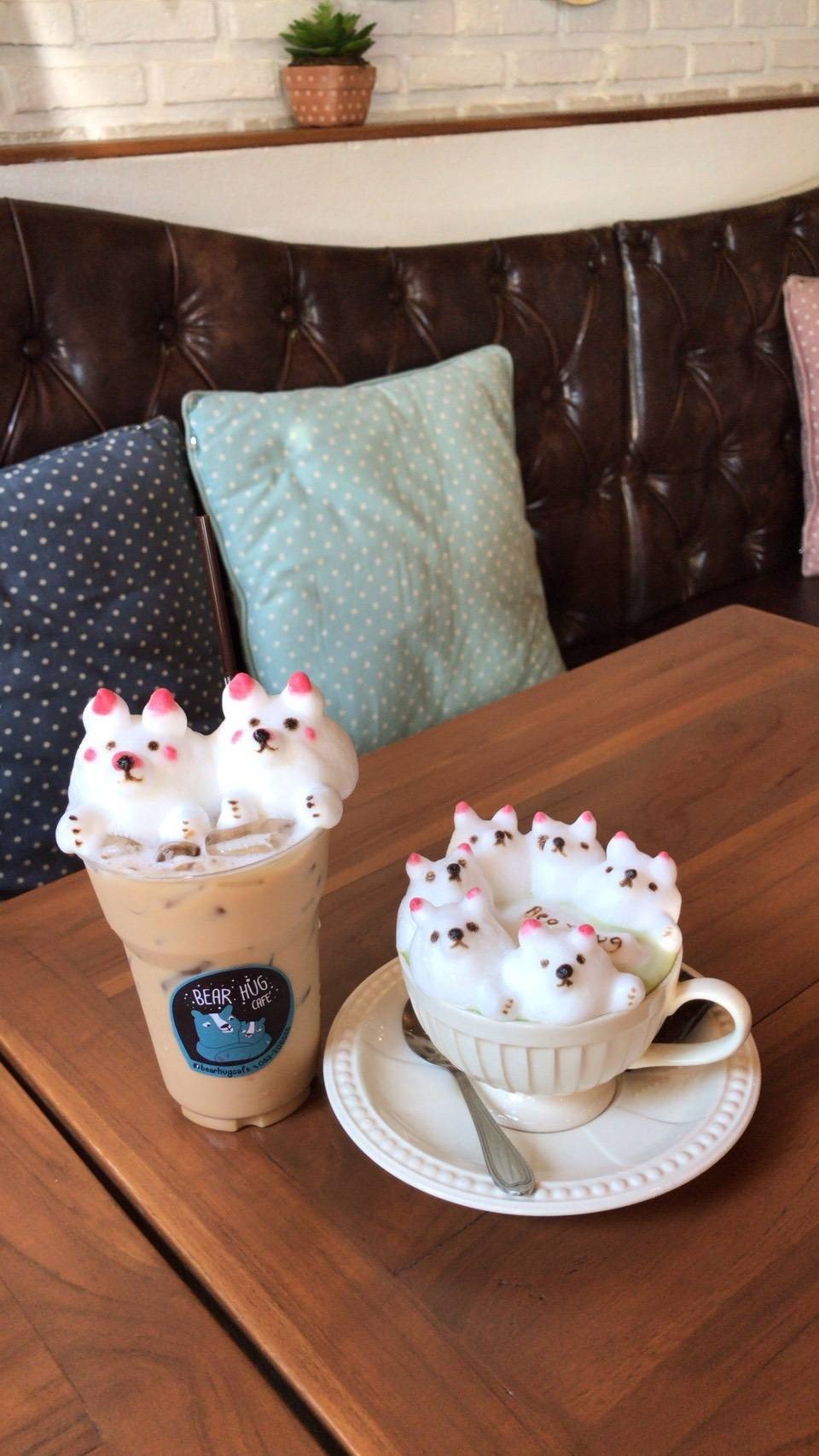 รีวิว Bear Hug Cafe' Bear Hug Cafe