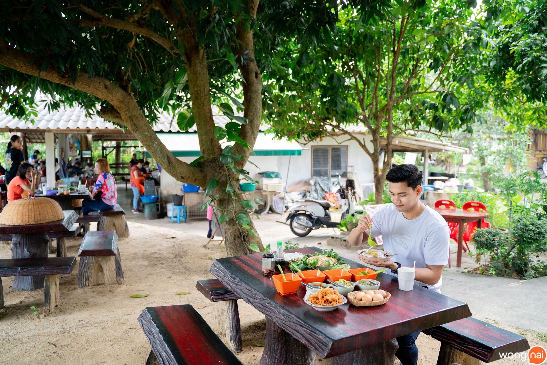 ร้านขนมจีนบ้านดั้งเดิม หม้อดิน ท่าศาลา จ.นครศรีธรรมราช