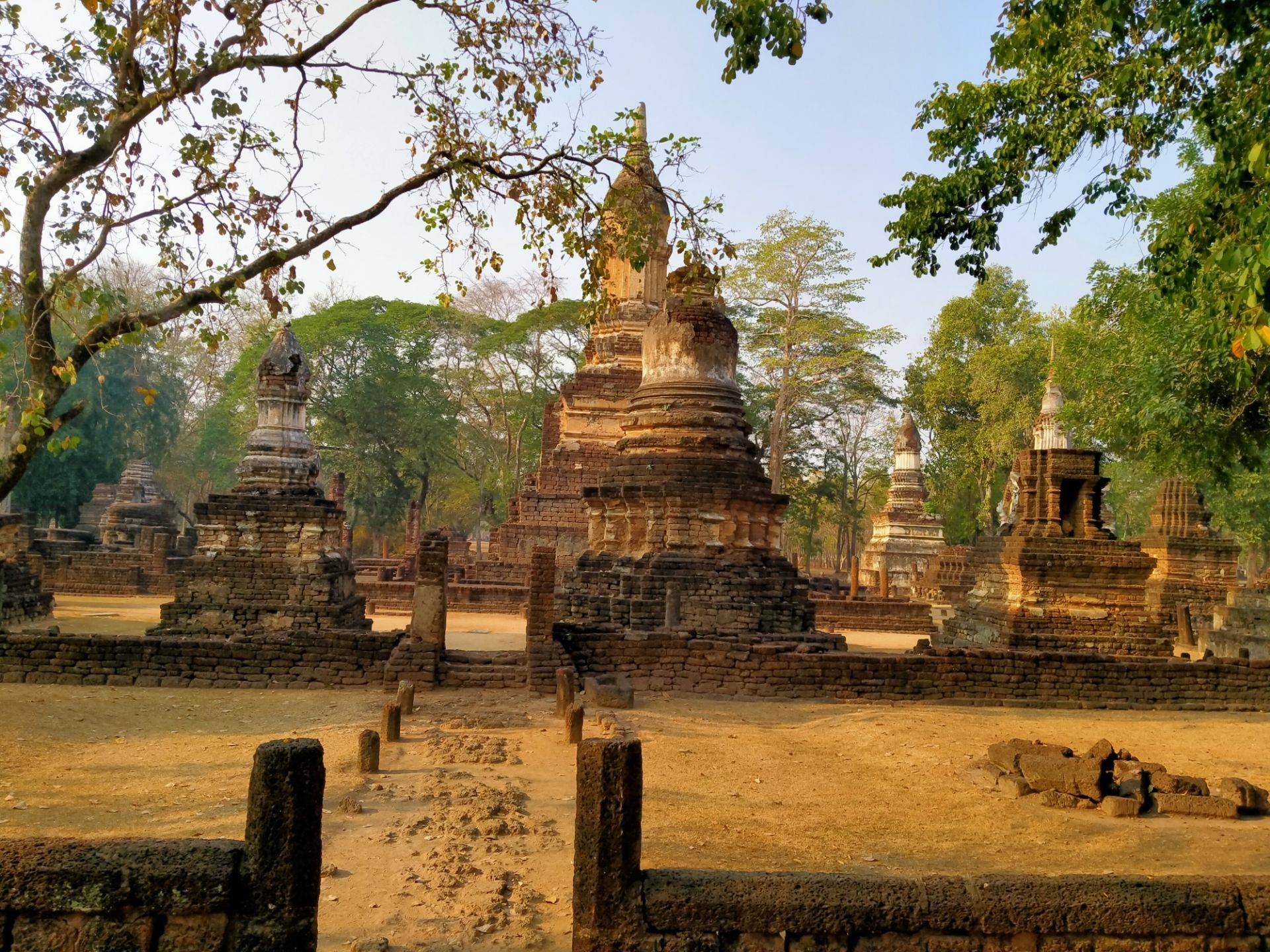 อุทยานประวัติศาสตร์ศรีสัชนาลัย - รีวิวสถานที่ท่องเที่ยว ...