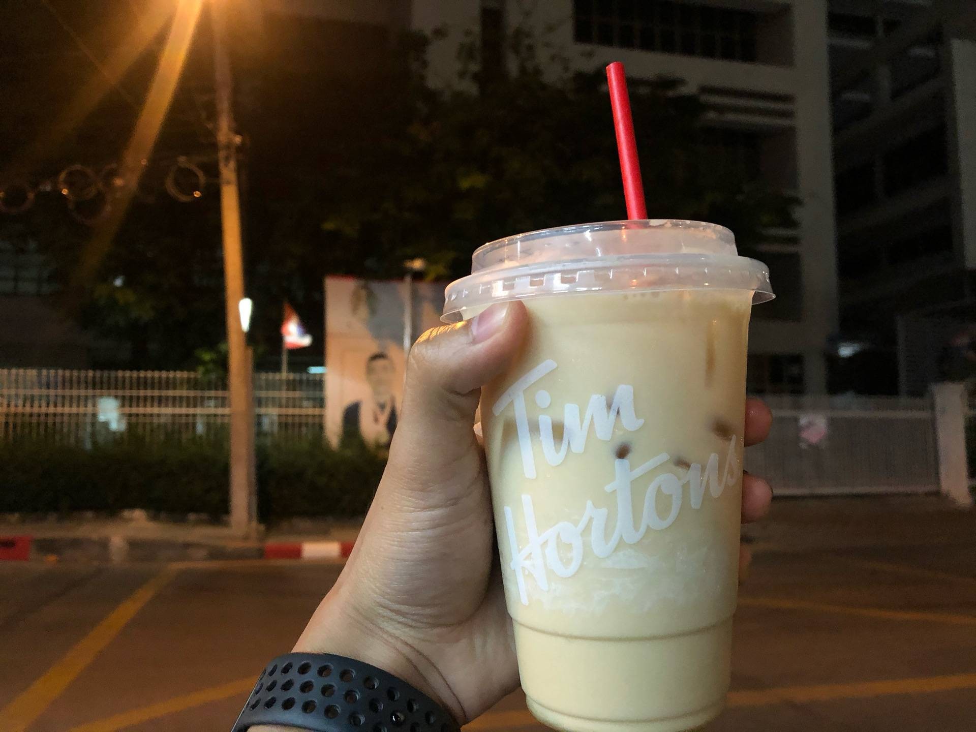 รีวิว Tim Hortons สามย่าน มิตรทาวน์ Timbits อร่อย ส่วน Original