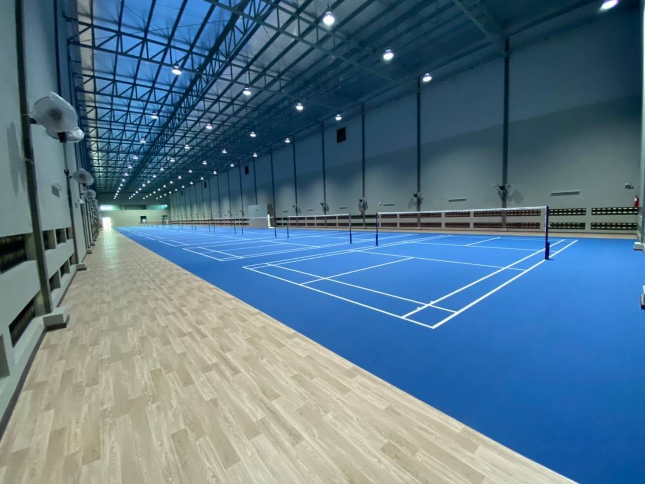 รูป สนามแบดมินตัน ลาซาล 48 แบดมินตัน ปาร์ค
