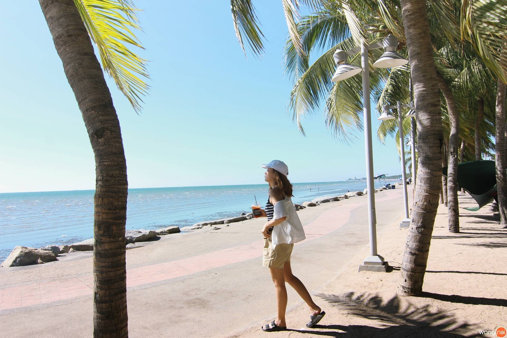 เที่ยวหาดวอนนภา บางแสนชลบุรี 2 วัน 1 คืน กับห้องพักชายทะเลคืนละ 500 บาท