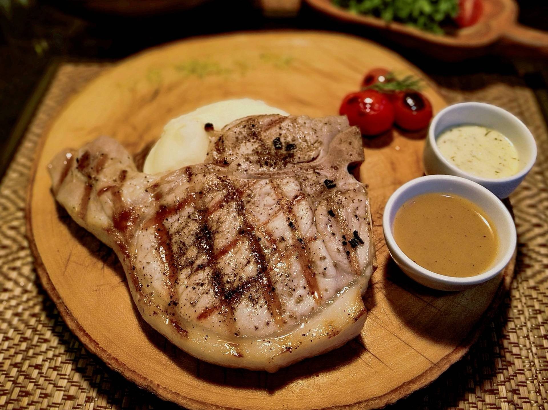 Kurobuta Pork Chop • 440 บาท ร้าน The SteakTory BangSaen บางแสน Wongnai