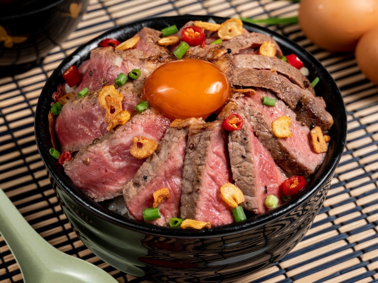 ข้าวเนื้อย่างไข่แดงดอง