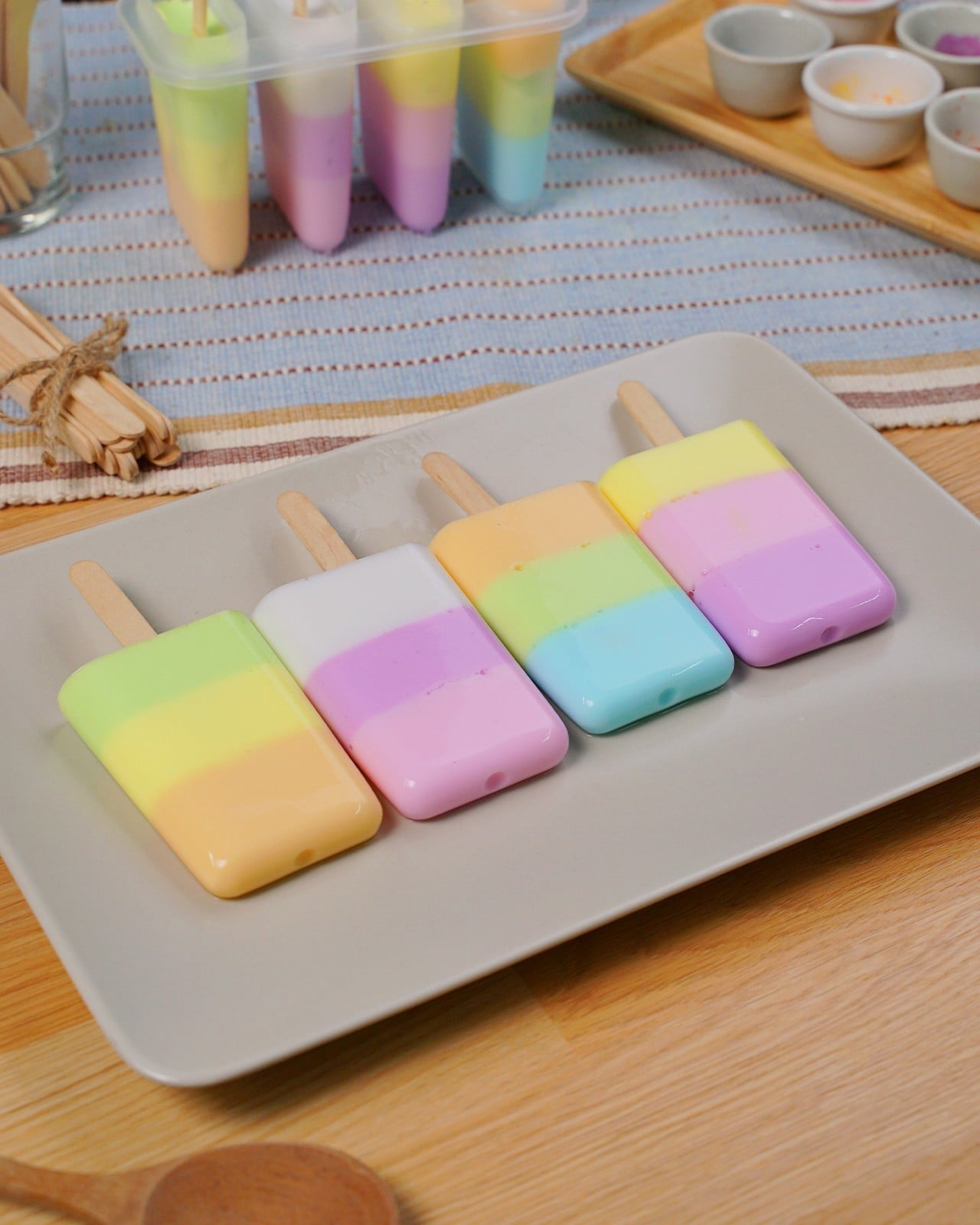 วุ้นกะทิไอศกรีมสายรุ้ง