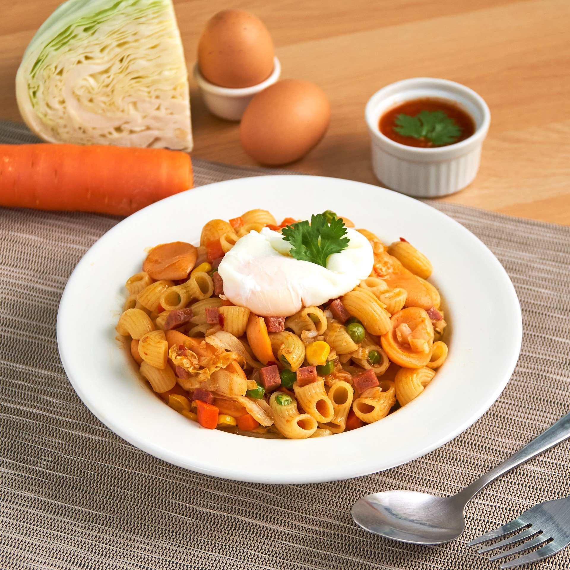 มักกะโรนีผัดน้ำจิ้มสุกี้