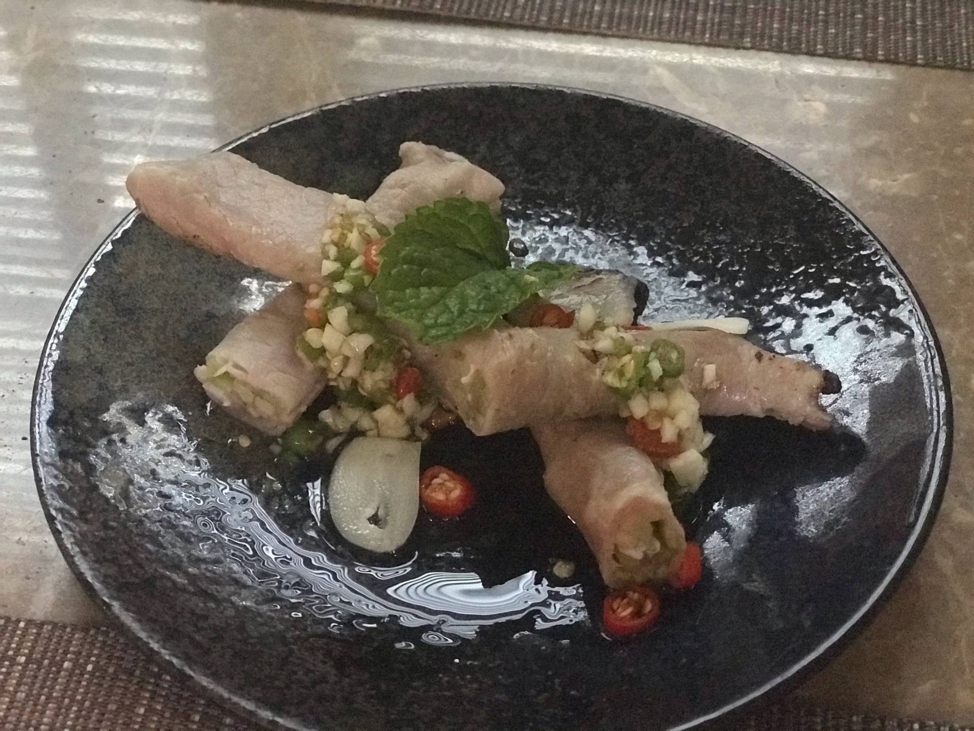 รีวิว Ross Kitchen at Akara Bangkok อนุสาวรีย์ชัยสมรภูมิ รางน้ำ ซื้อ