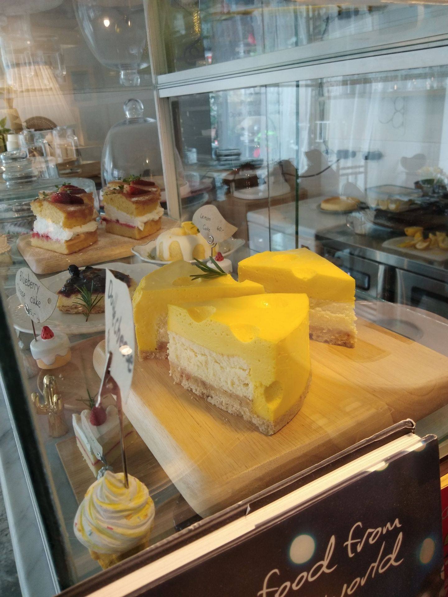 รีวิว POND Bakery & Tearoom ร้านขนมเค้ก ที่น่ารัก สวยหวาน