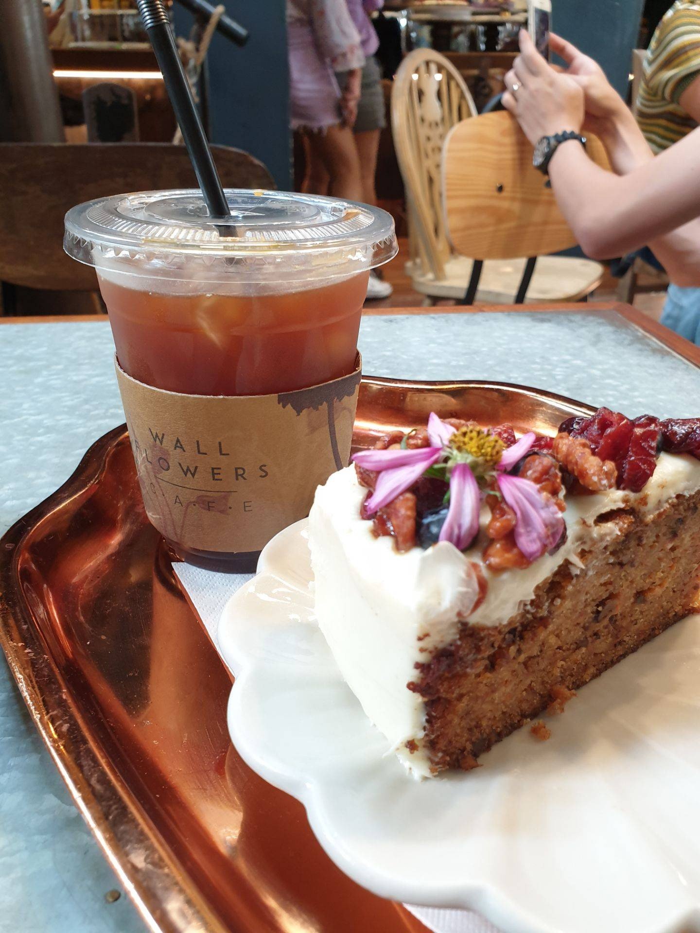 รีวิว Wallflowers Cafe wallflower สมชื่อจริงๆค่ะ