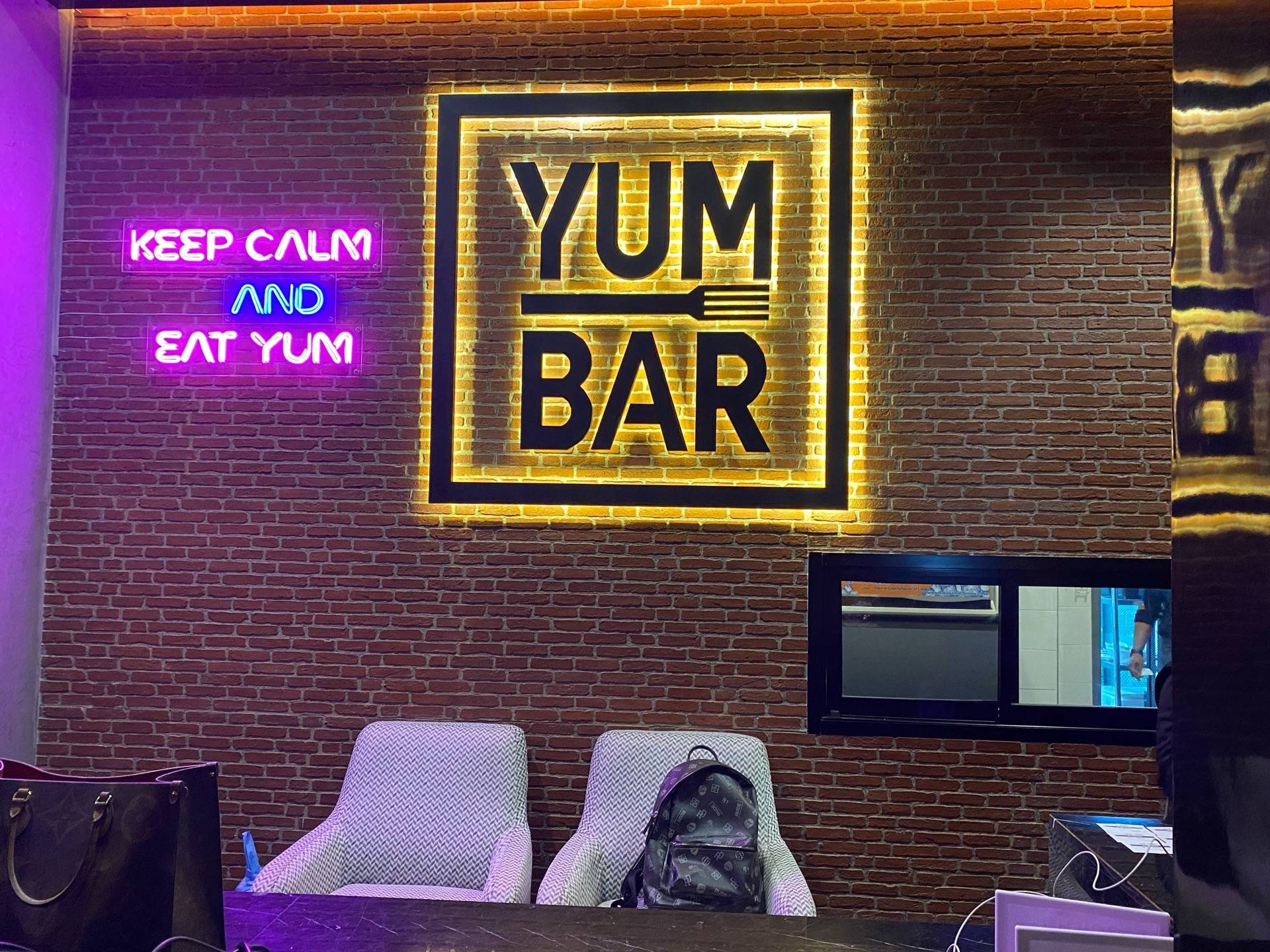 รีวิว YUMBAR Restaurant ยำบาร์ ฟิลลิ่งเหมือนอยู่ในเมืองเลยจ้า Wongnai