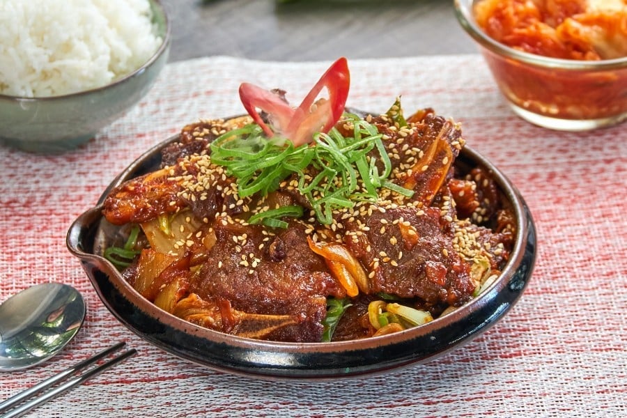 เนื้อซี่โครงผัดกิมจิ