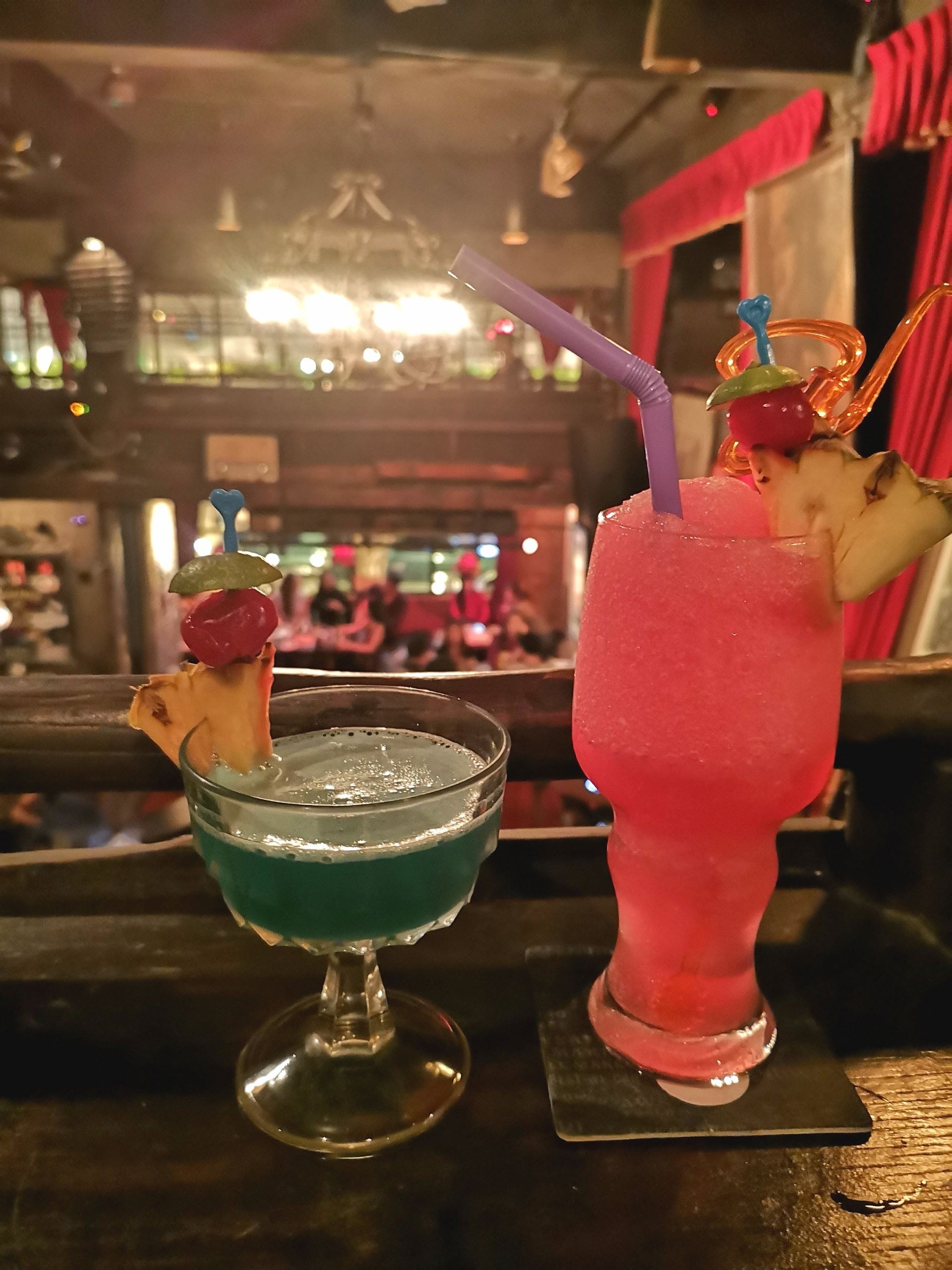 รีวิว Saxophone Pub & Restaurant ฟังเพลง Jazz ได้ความผ่อนคลายยามค่ำ