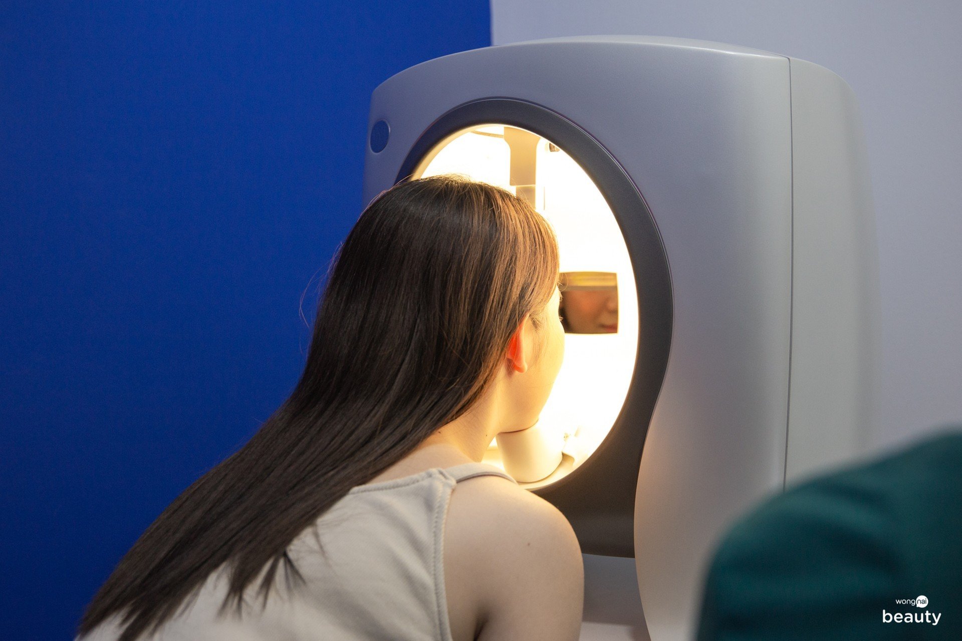 เข้าเครื่องสแกนหน้าวัดสิ่งสกปรกบนใบหน้า