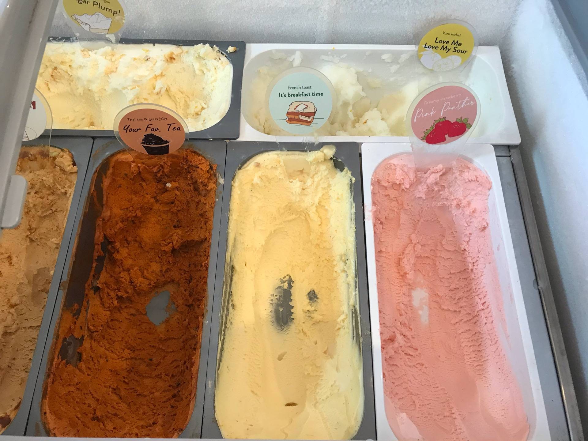 รีวิว Sugar Plump! Ice cream สาทร ร้านน่ารักมีมุมถ่ายรูป น้ำอร่อย