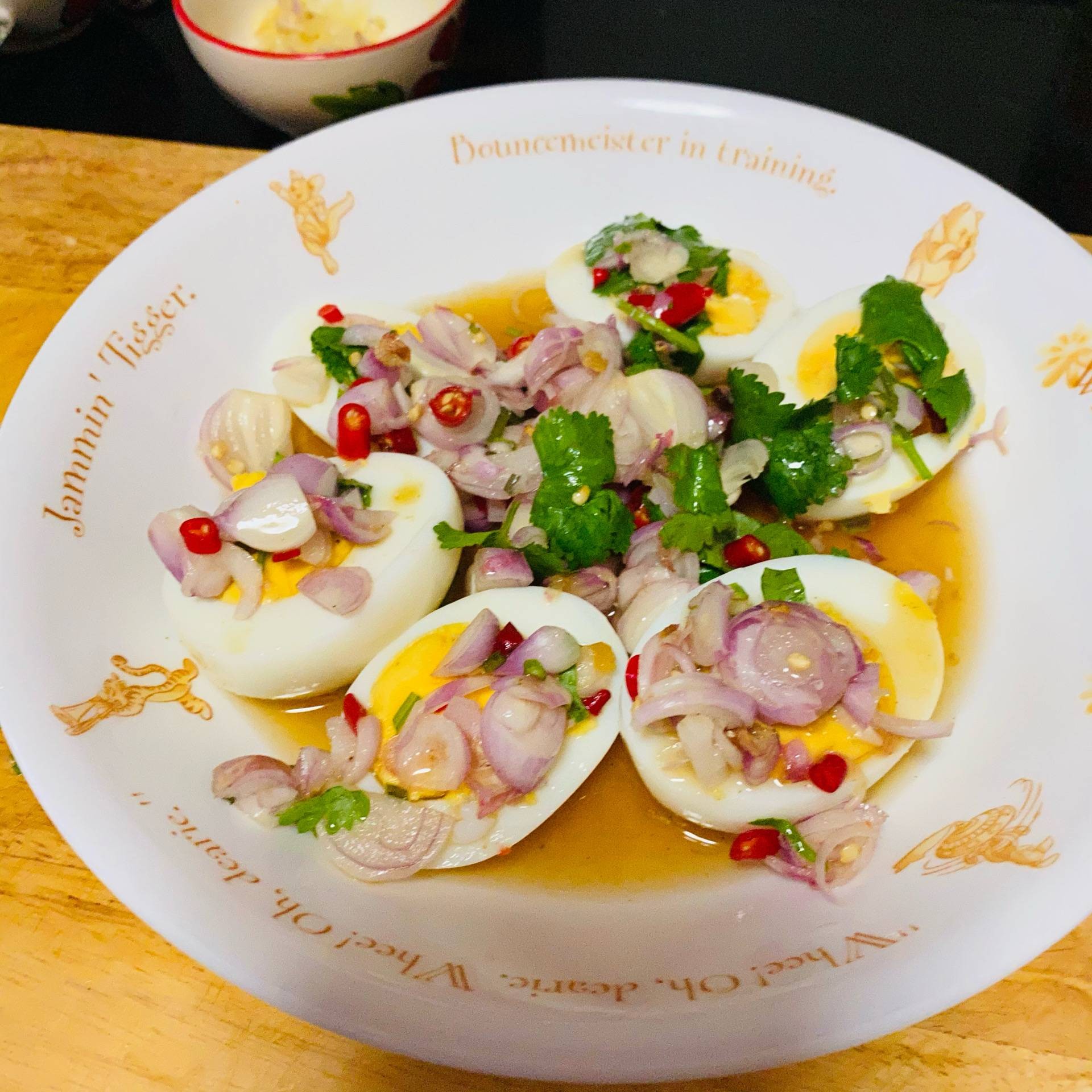 สูตร ยำไข่ต้ม🥚 พร้อมวิธีทำโดย Joy 365 days menu challenge - Wongnai Cooking