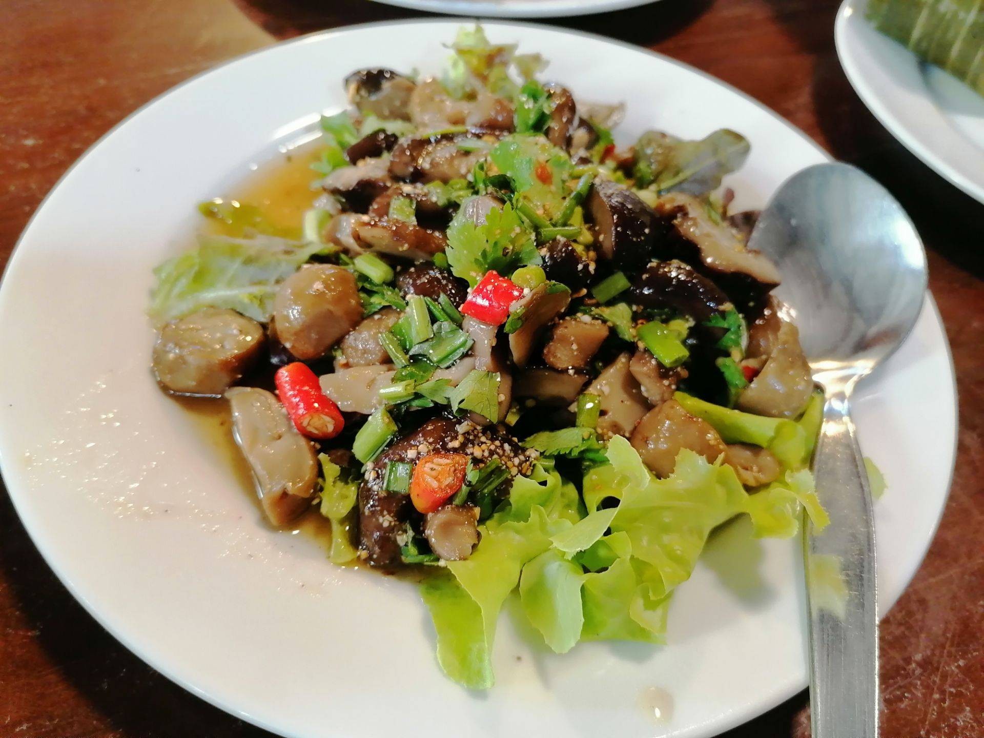 ยำสองเห็ด ร้าน ครัวเขาใหญ่