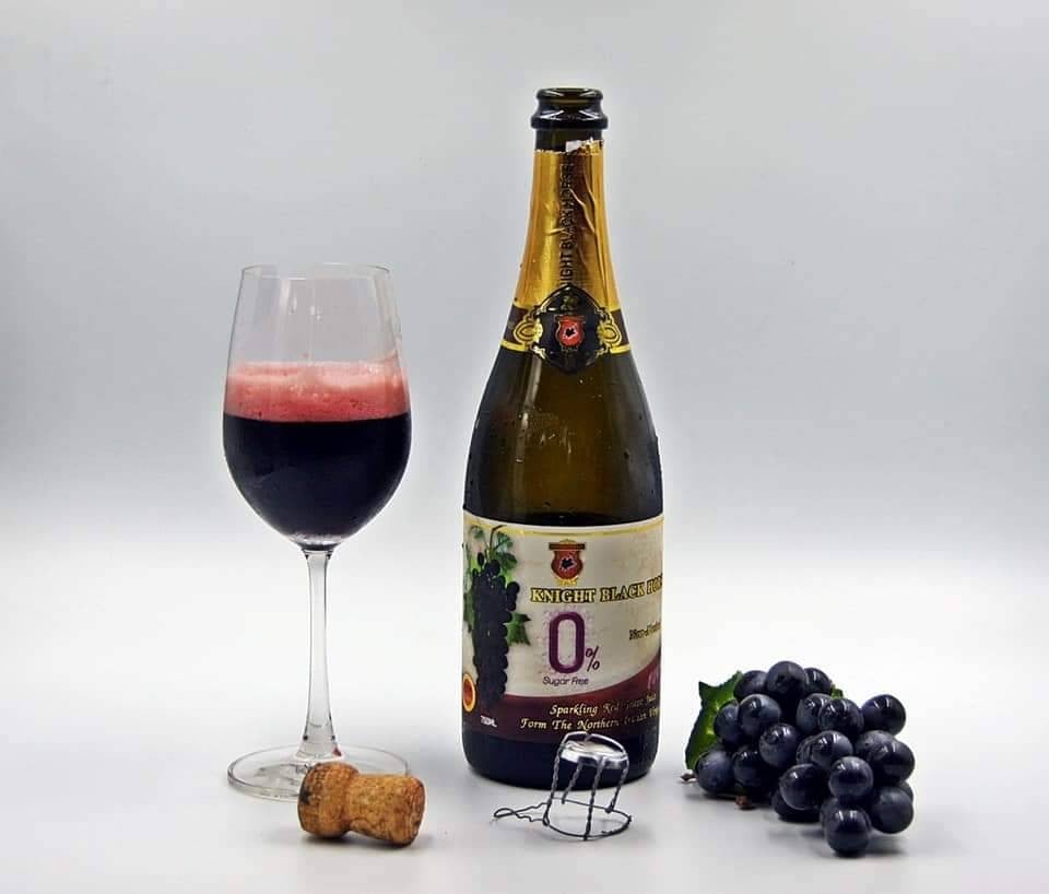 รีวิว Knight Black Horse Winery สปาร์คกลิ้งน้ำองุ่นไวน์แดง คือดีมาก