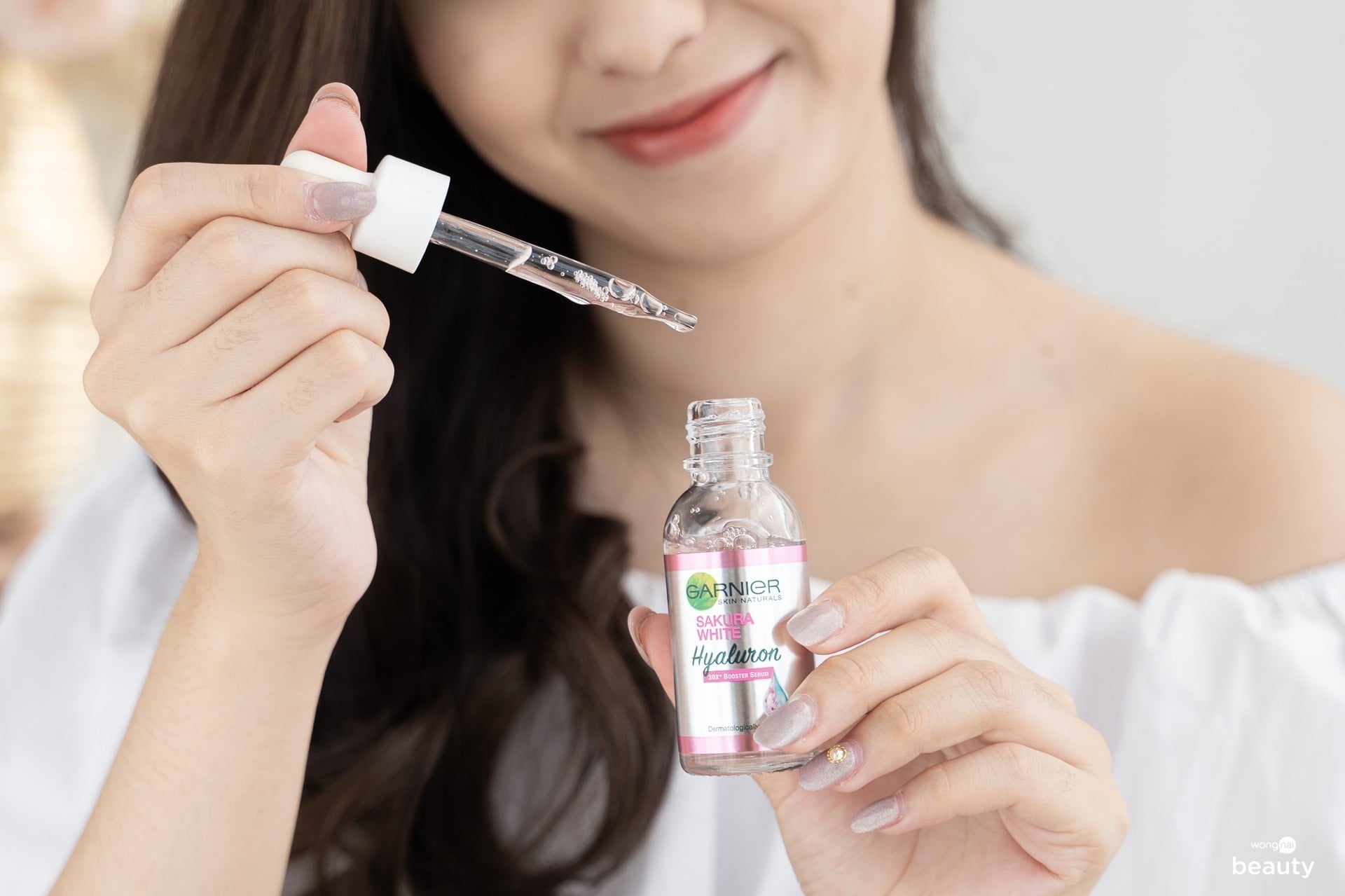 เซรั่ม Garnier Sakura White Hyaluron Booster Serum