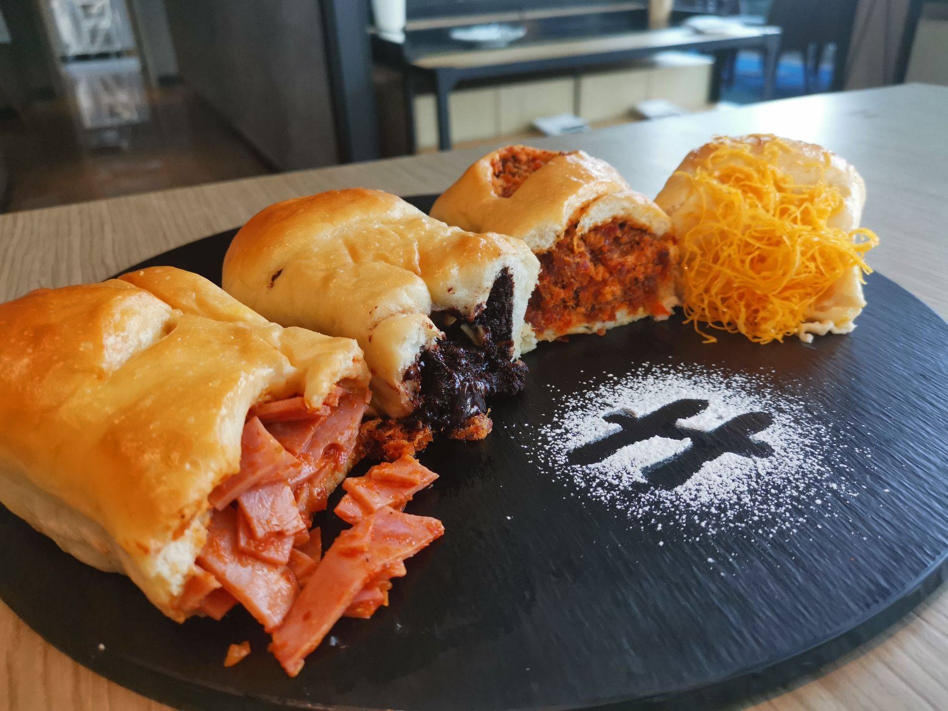 The Hub Bar & Deli by Holiday Inn Siracha สั่งอาหารเดลิเวอรี